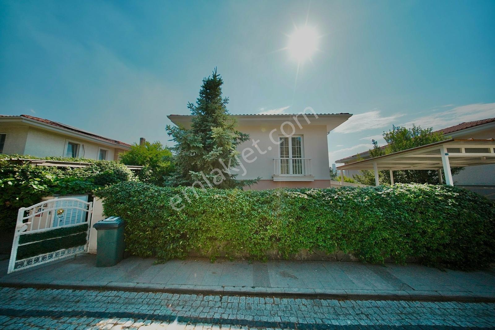 Bahçeşehir Günışığı Evleri Satılık 4+1 Müstakil Villa Özel Konum - Görsel 32