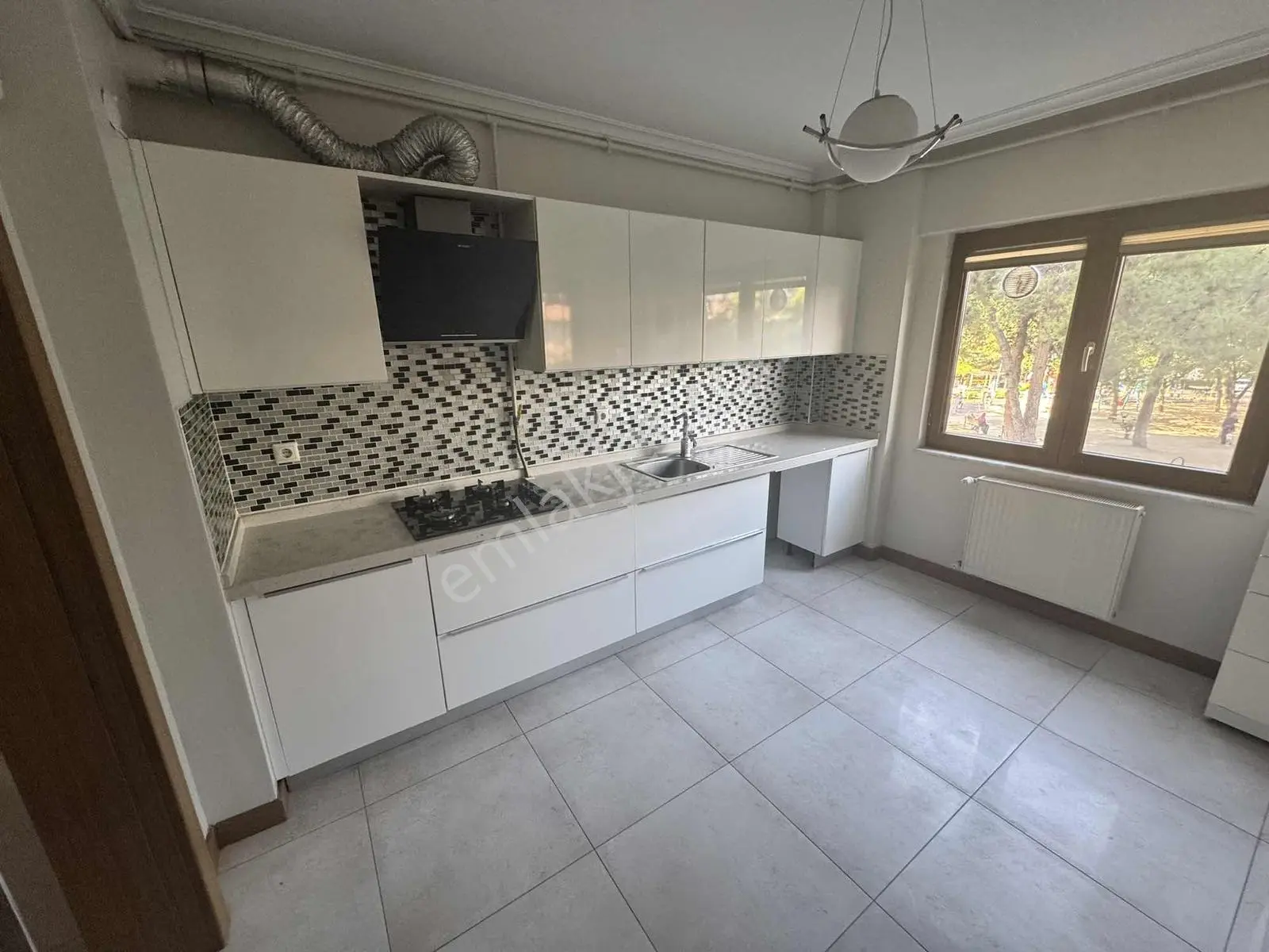 Mavera Park Evlerinde 220 M² 4+1 Bahçe Katı Kapalı Havuzlu Site - Görsel 4