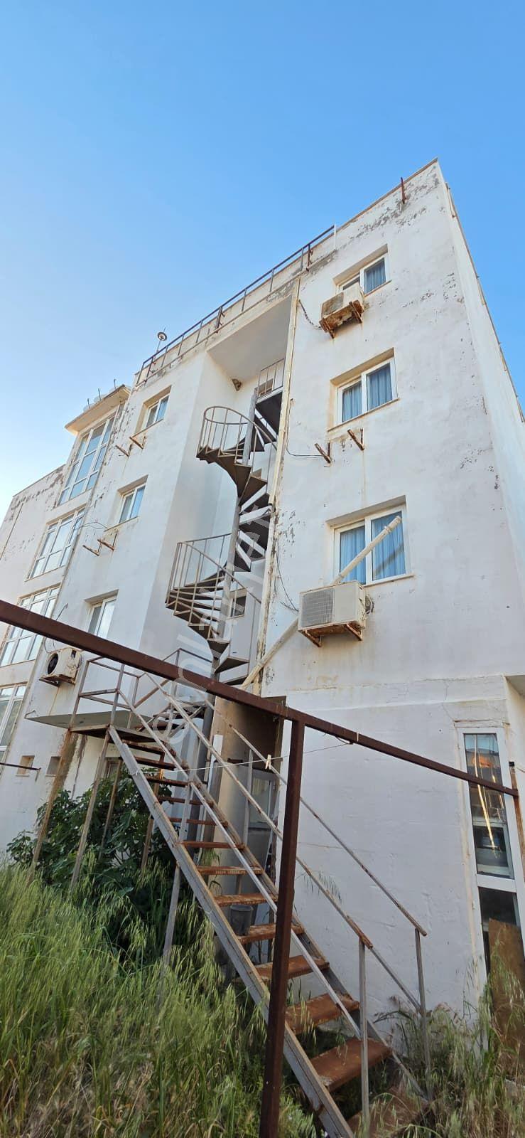 Mordoğan'da Ardıç Plajı Kapanmaz Deniz Manzaralı 18 Odalı Motel - Görsel 14