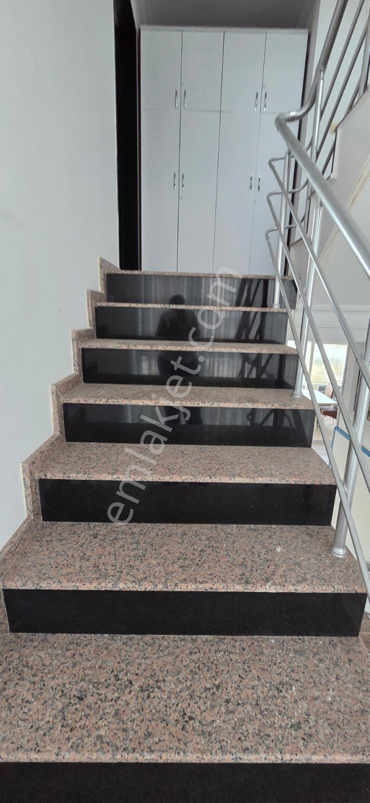 Mordoğan'da Ardıç Plajı Kapanmaz Deniz Manzaralı 18 Odalı Motel - Görsel 31