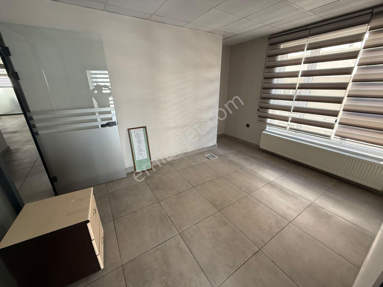 Krc'den Tıp Fakültesi Cad. Üzerinde Komple Kiralık Bina!! - Görsel 12