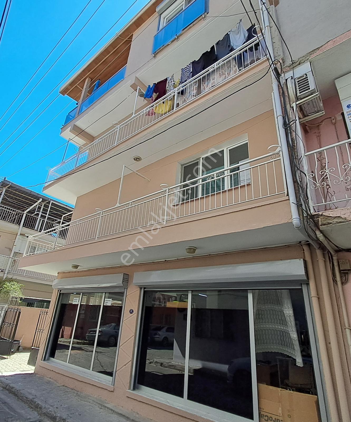 Bayraklı Tepekule'de Tadilatlı Ve Otoparklı Satılık Bina - Görsel 4