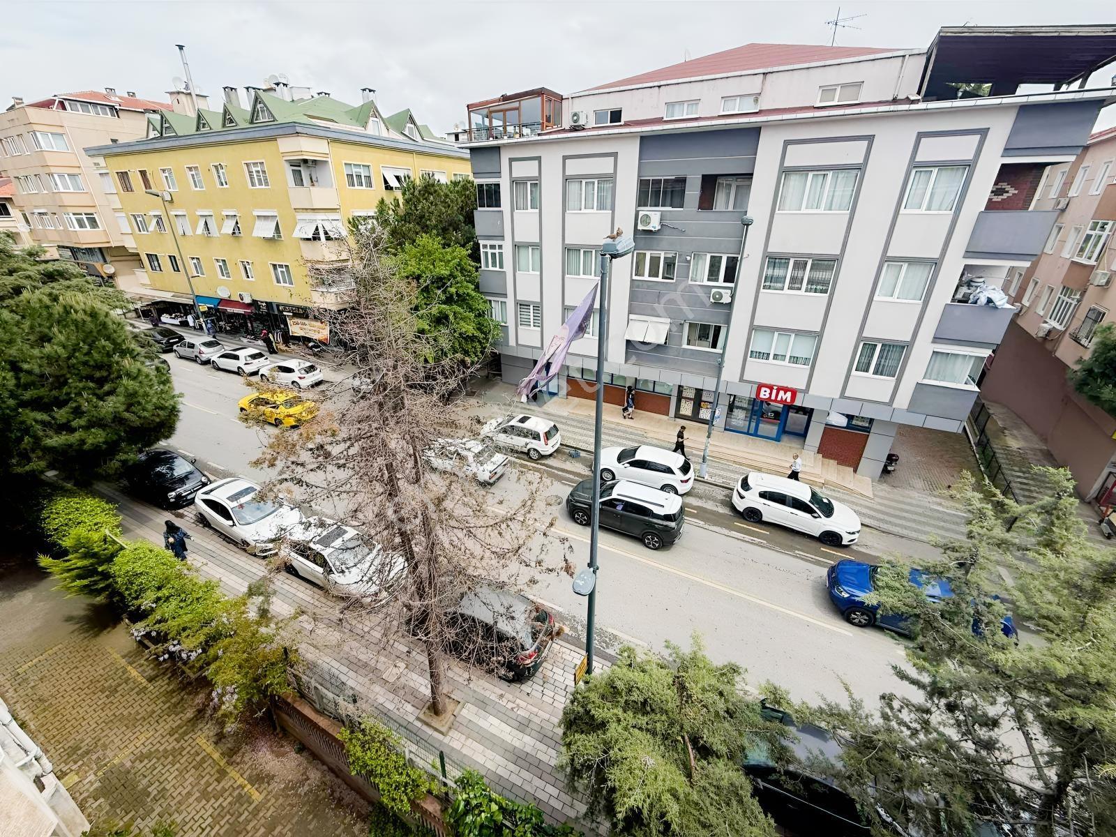 Kiralık Metroya Çok Yakın Otoparklı 4+1 - Görsel 6