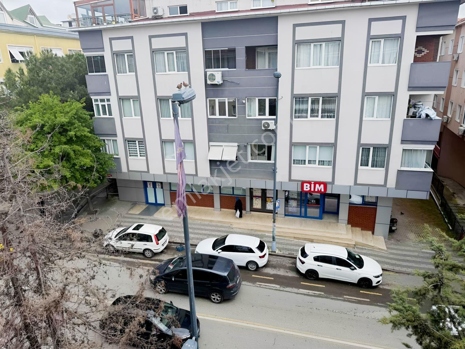 Kiralık Metroya Çok Yakın Otoparklı 4+1 - Görsel 16