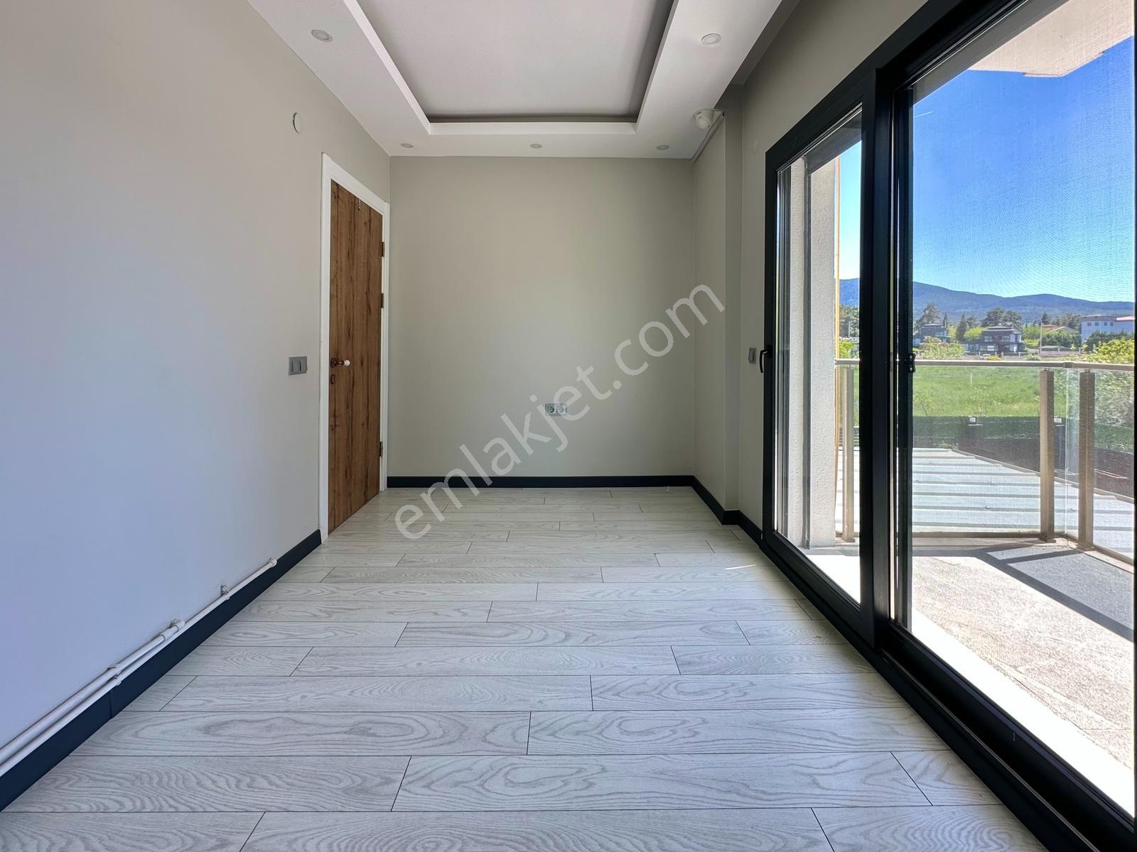 Yukarıkızılca'da Kiralık Müstakil 4+1 Özel Yapım Villa - Görsel 22