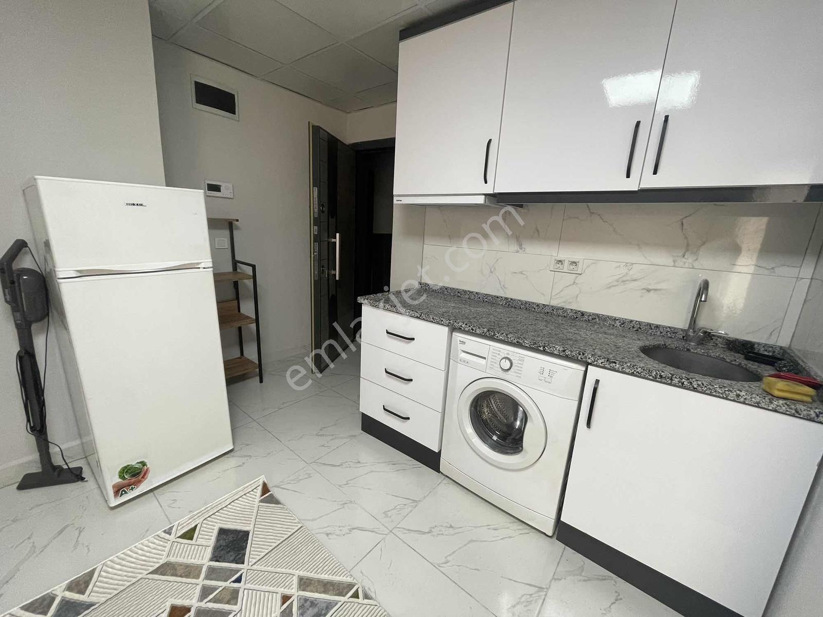 Geniş Ferah Sıfır Eşyalı 1+0 Balkonlu Bodrum Katı Kiralık - Görsel 2