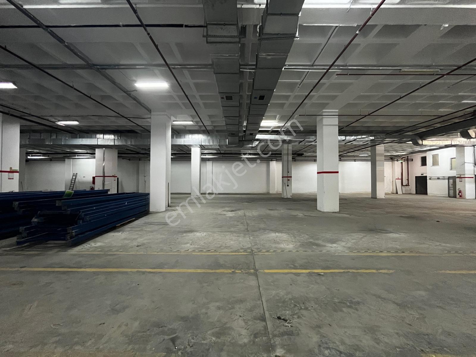 Esenyurt Akçaburgaz 3500 M2 4 Rampa +1 Giriş H:5.40 Depo - Görsel 15