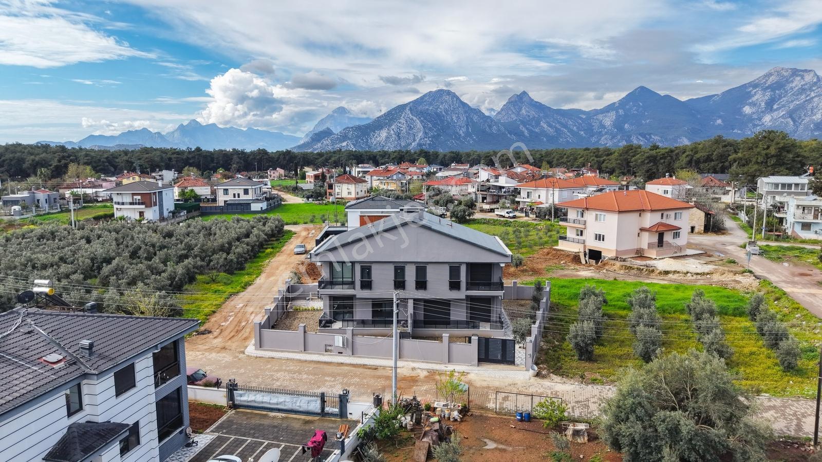 Düzlerçamı'da Akıllı Ev Sistemli, Yerden Isıtmalı, 5+1 , Villa - Görsel 2