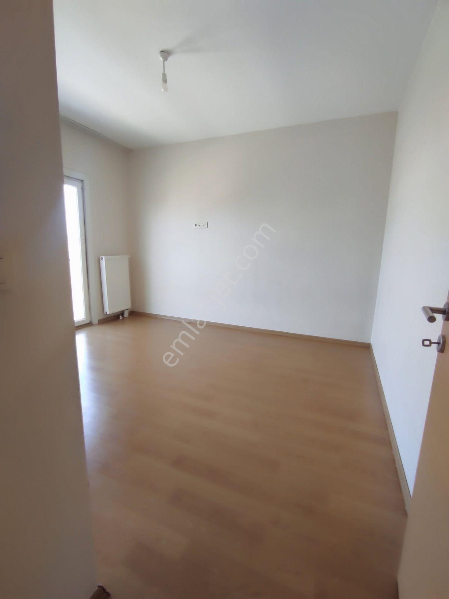 Büşra Gayrimenkulden Kiptaş 3 Te Kiralık Daire 90m2 Kat 6 Site İçi 2+1 - Görsel 13