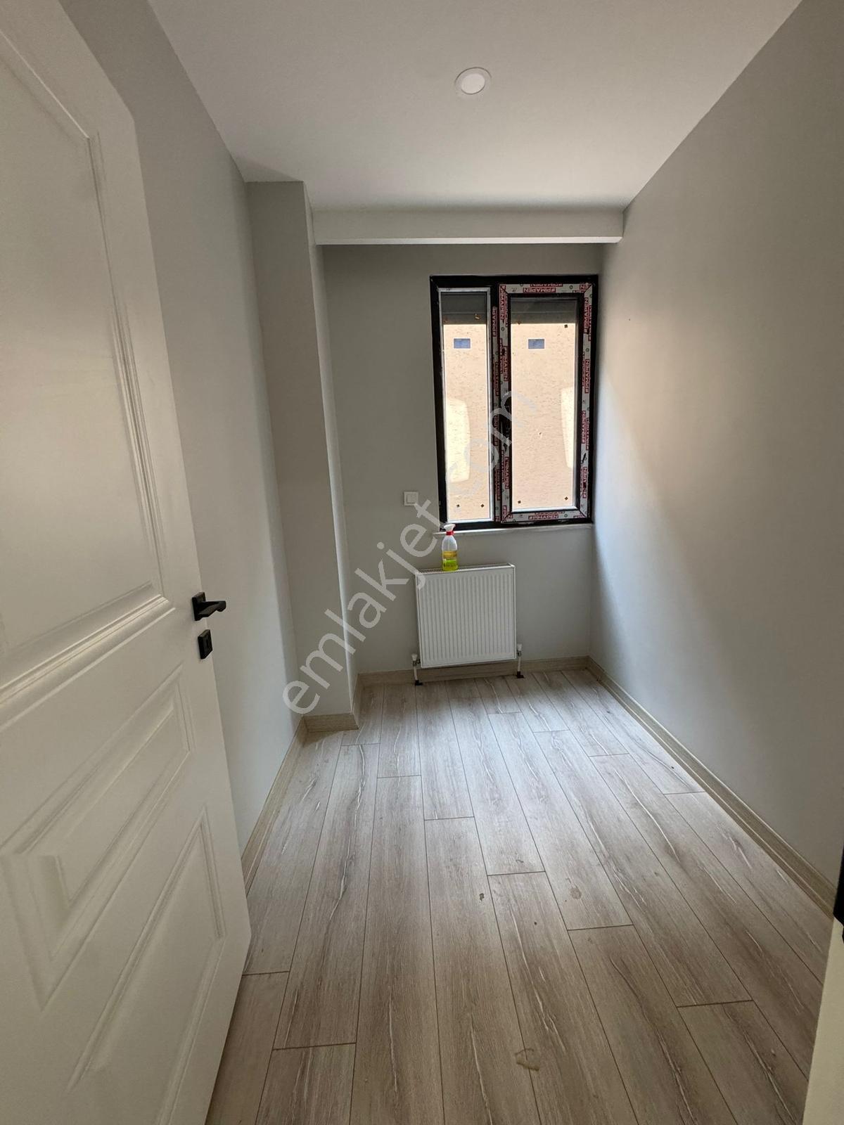 Çekmeköy Merkez Mah. Satılık 2+1 Giriş Kat Daire Bahçe Kullanmlı - Görsel 12