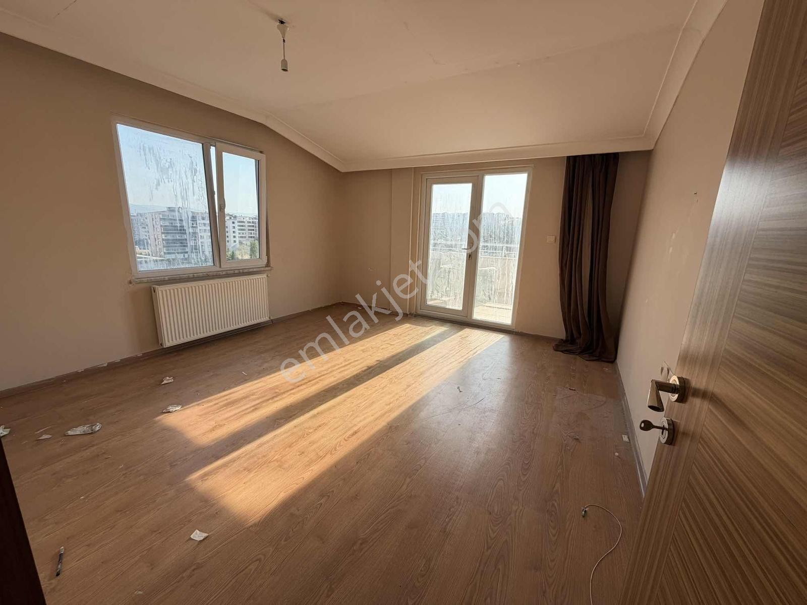 Hamitler Güneştepe Cadde Üzerinde Kiralık 4+1 Dubleks - Görsel 34