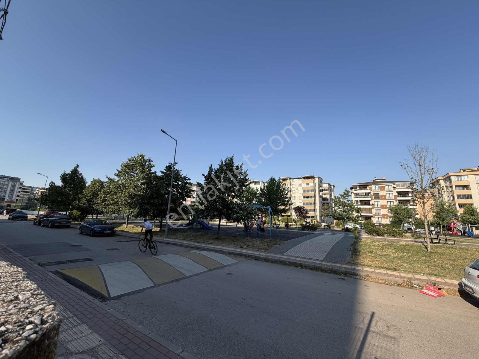 Hamitler Güneştepe Cadde Üzerinde Kiralık 4+1 Dubleks - Görsel 31