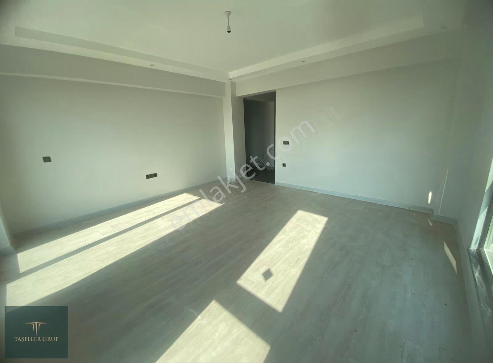 Akçalarda Göl Manzaralı Site İçi Yüksek Kredi 2+1 Geniş Daire - Görsel 22