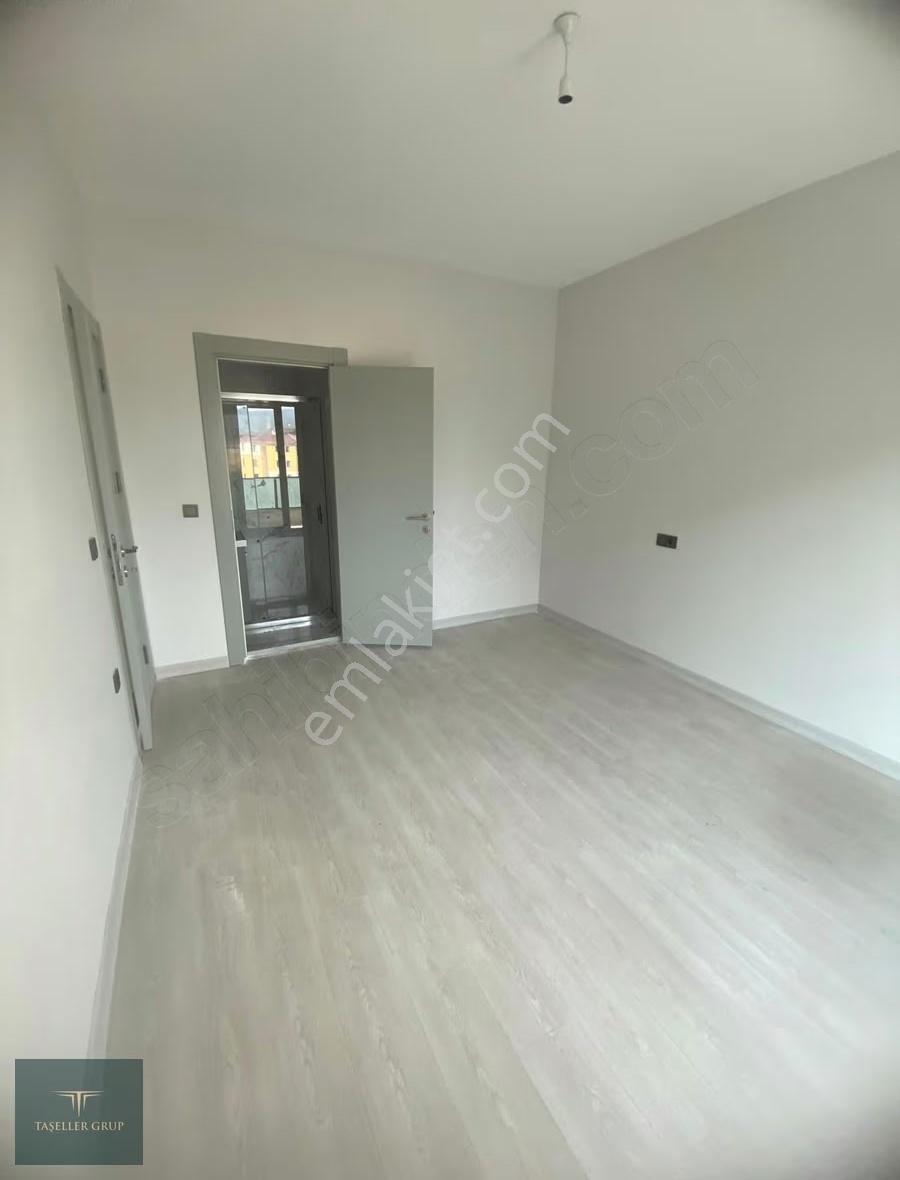 Akçalarda Göl Manzaralı Site İçi Yüksek Kredi 2+1 Geniş Daire - Görsel 25