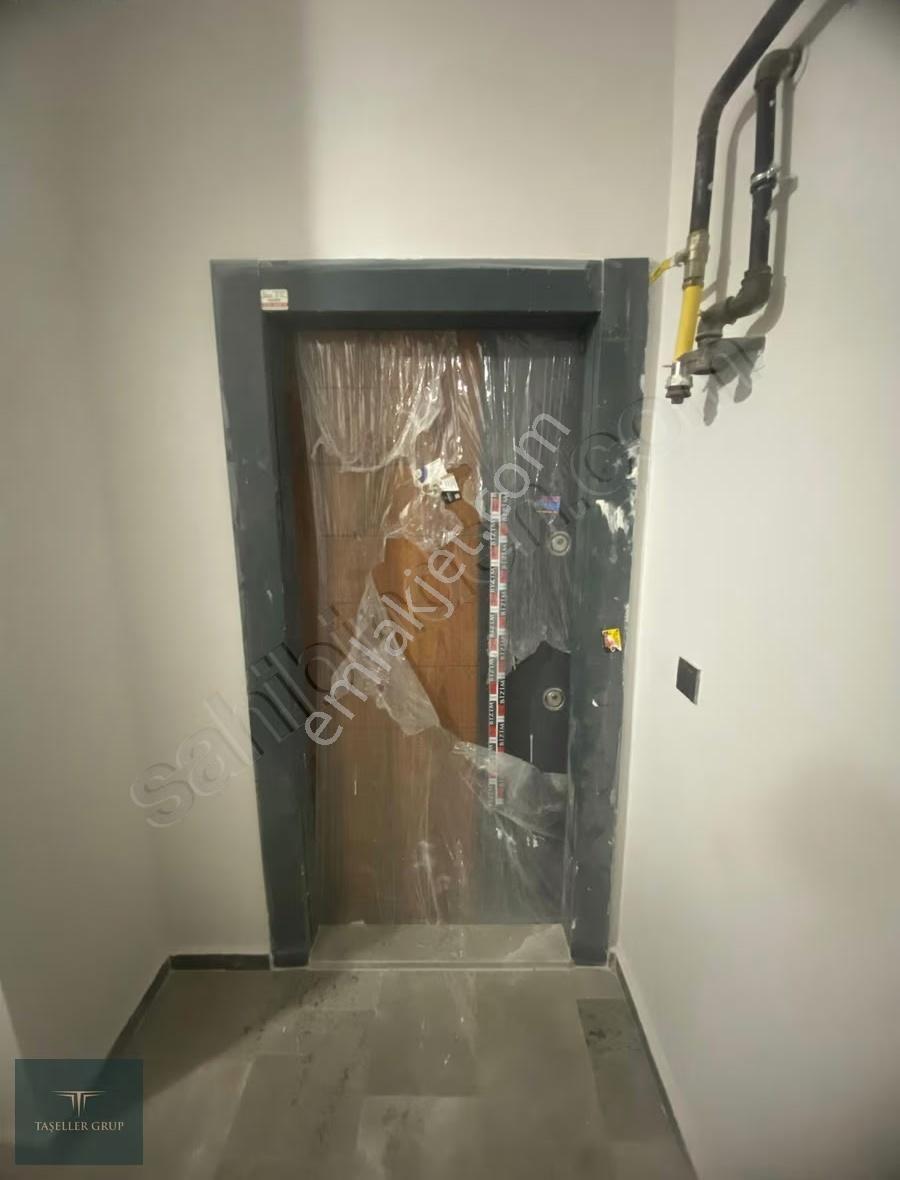 Akçalarda Göl Manzaralı Site İçi Yüksek Kredi 2+1 Geniş Daire - Görsel 11