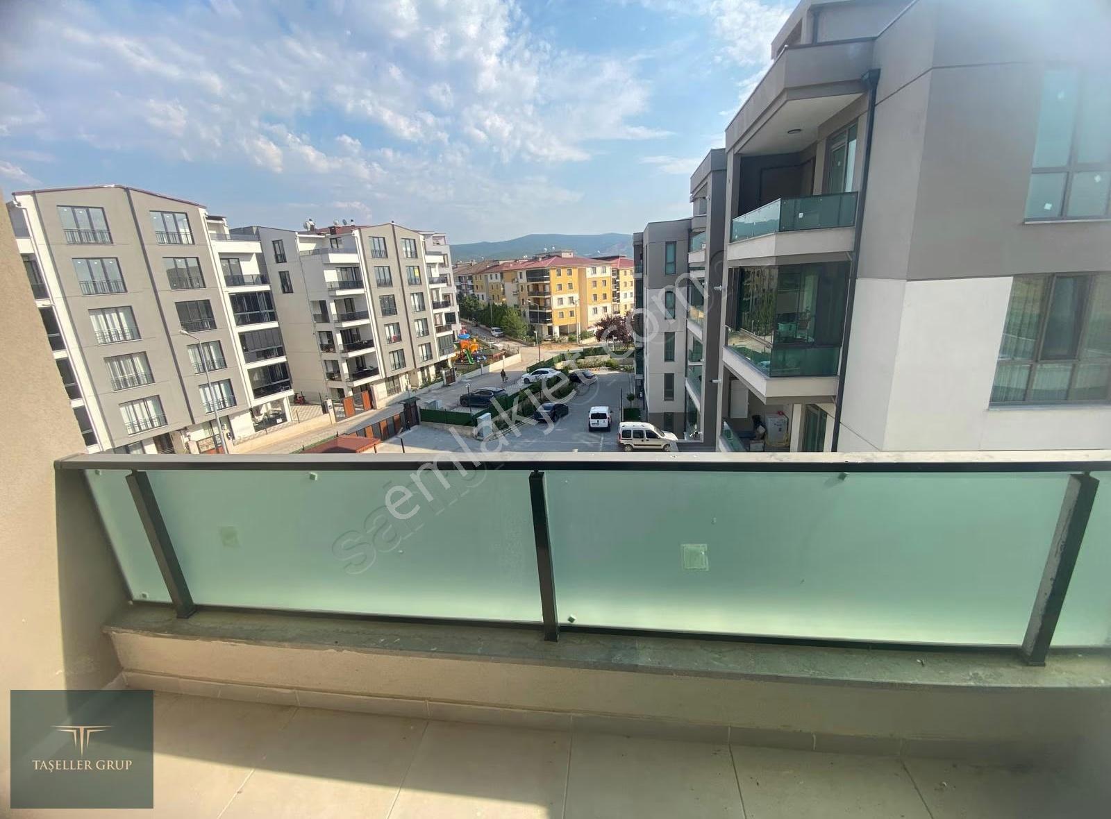 Akçalarda Göl Manzaralı Site İçi Yüksek Kredi 2+1 Geniş Daire - Görsel 23