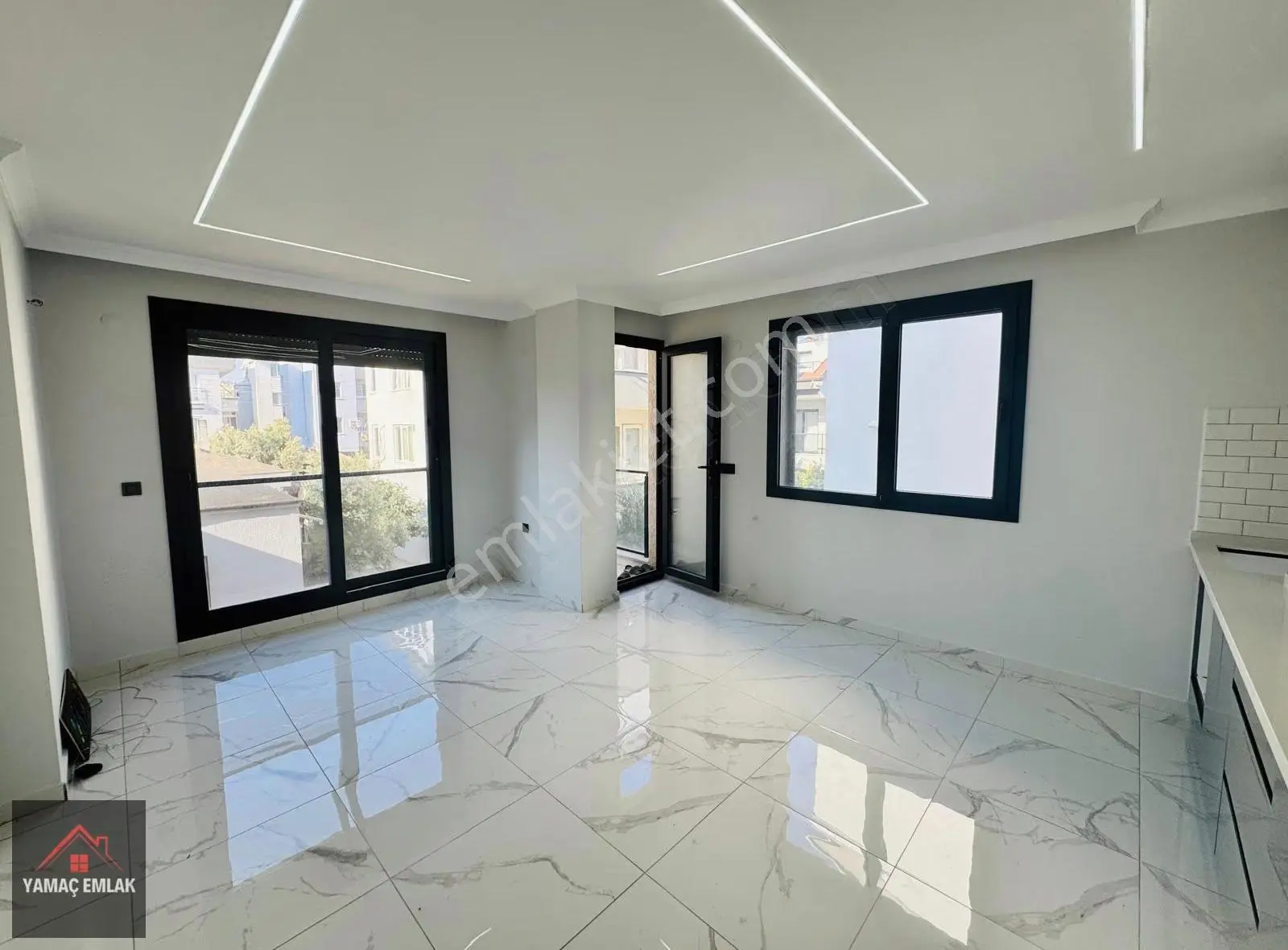 Didimde Satılık Asansörlü Sıfır Binada Ara Kat 1+1 Şık Daire - Görsel 4