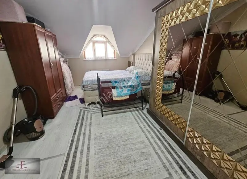 Bahçelievler Yenibosna Çobançeşme Mah Satılık 4+2 Dubleks Daire - Görsel 3