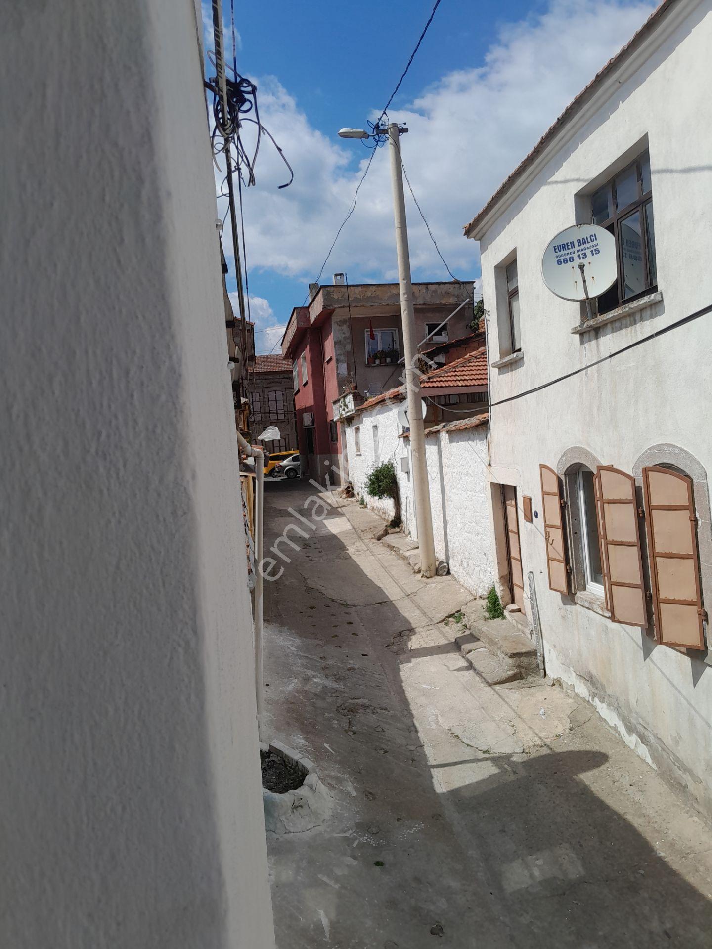 Bergama Merkez Tek Müstakil Tapu İçinde 2 Ev Kale Akropol Mh. - Görsel 5