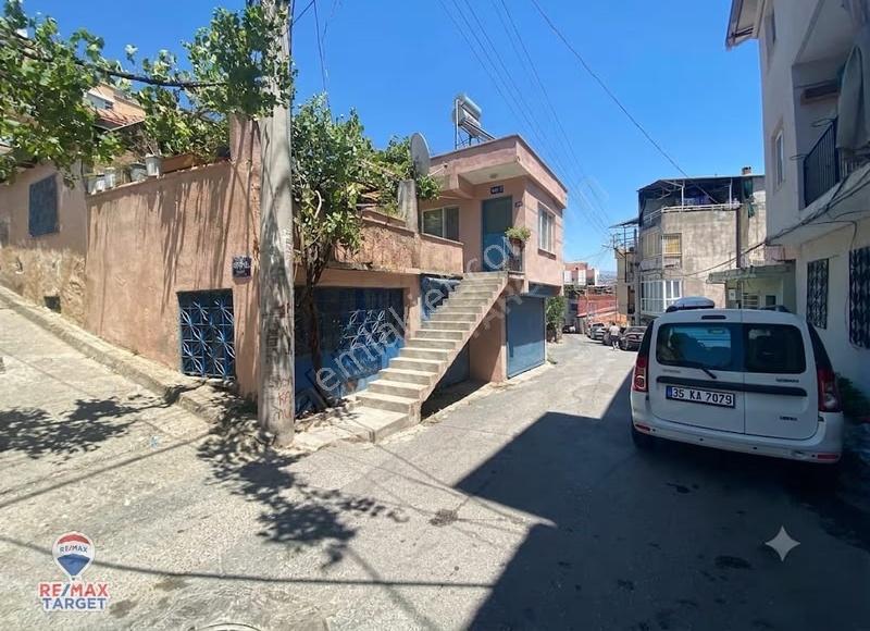 Bayraklı'da 4 Kat İmarlı, Köşe Parsel Satılık Arsa - Görsel 2