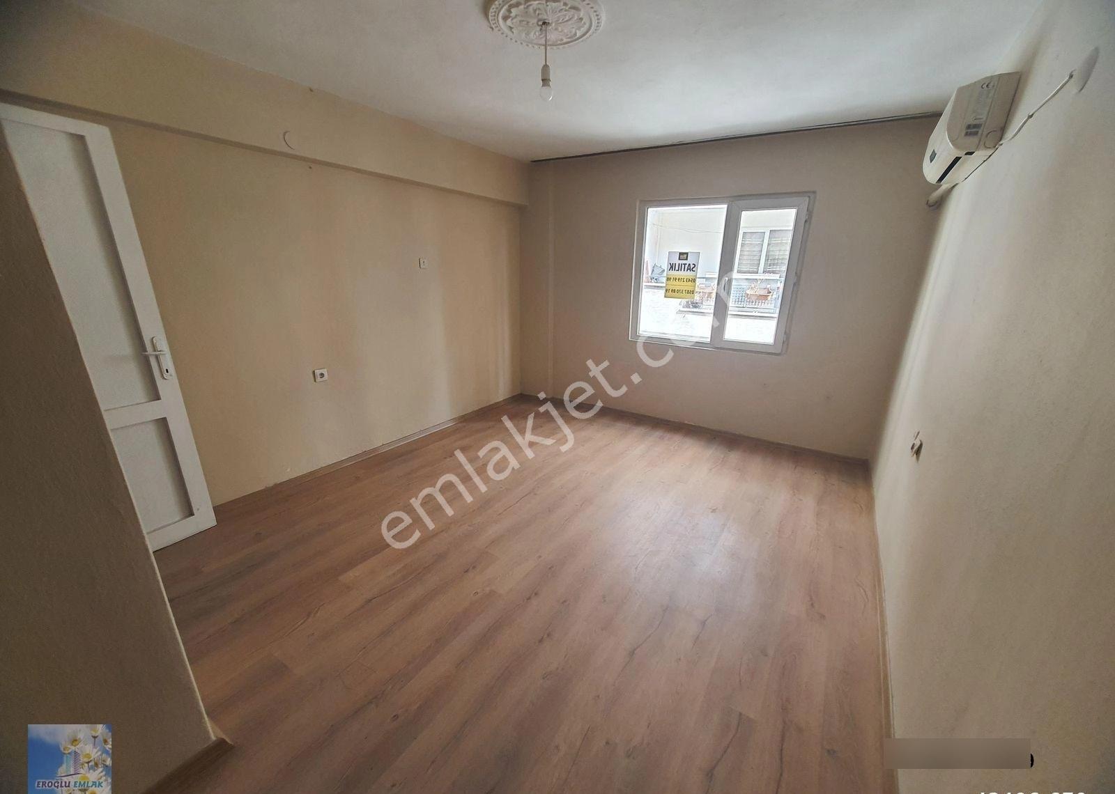 Bornova Küçük Parkta Asansörlü Kiralık 3+1 Daire