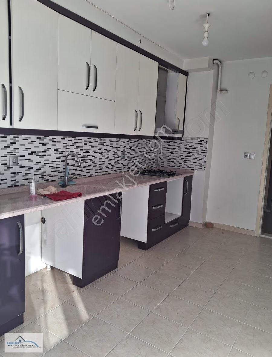 İstiklal Mahallesinde Kiralık Daire - Görsel 11