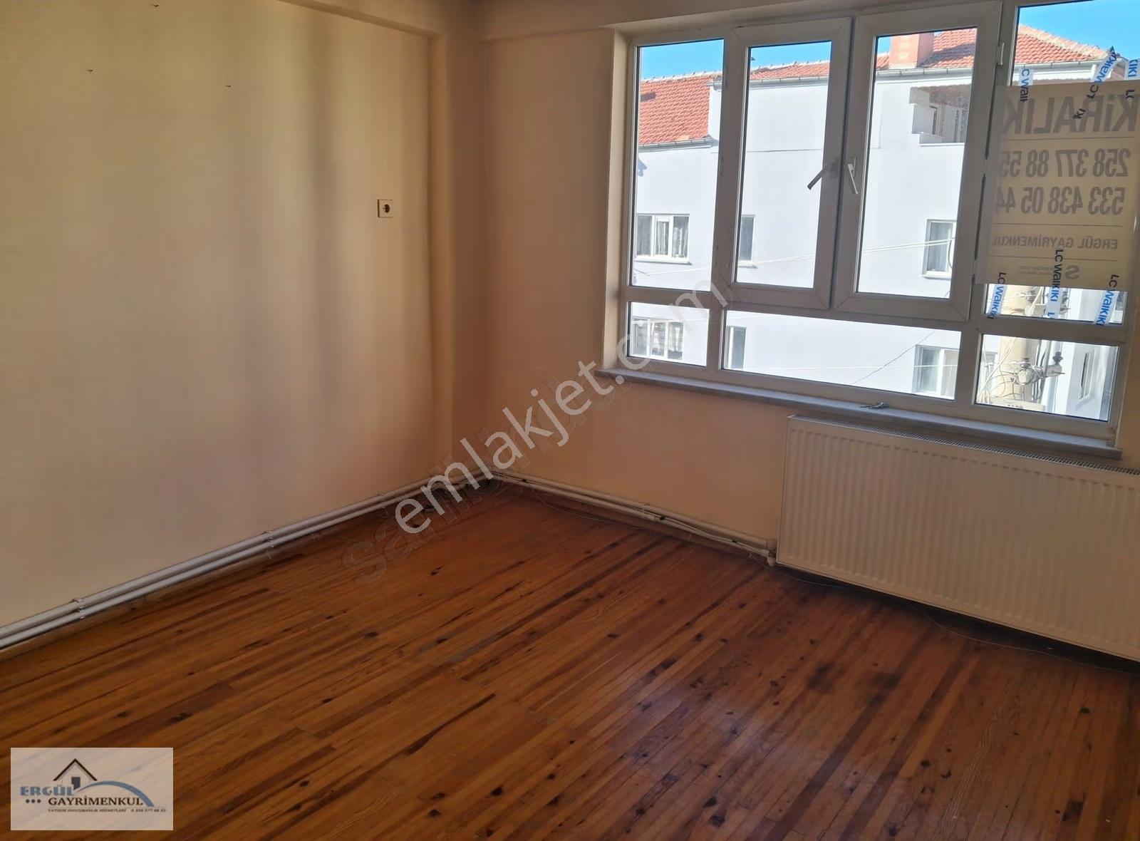 İstiklal Mahallesinde Kiralık Daire - Görsel 17