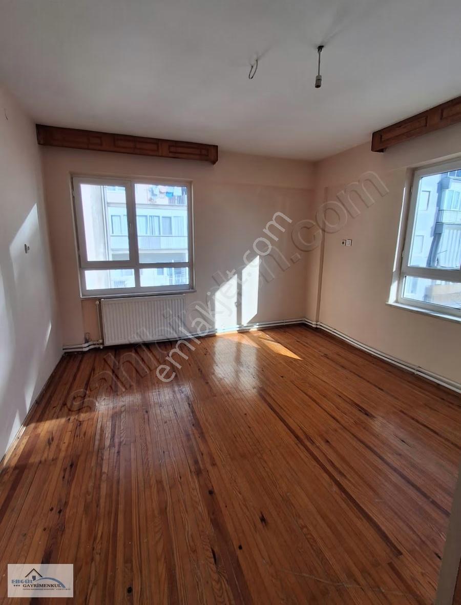İstiklal Mahallesinde Kiralık Daire - Görsel 16