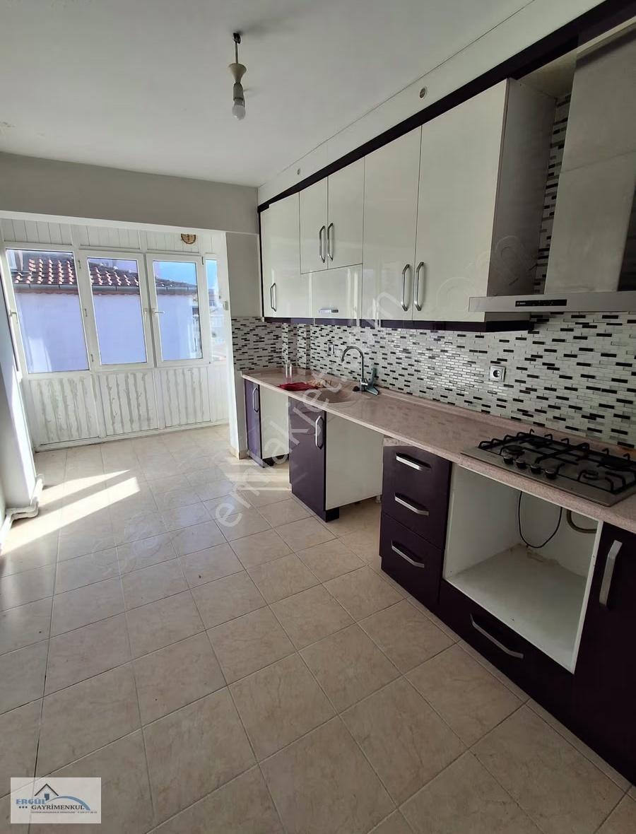 İstiklal Mahallesinde Kiralık Daire - Görsel 18