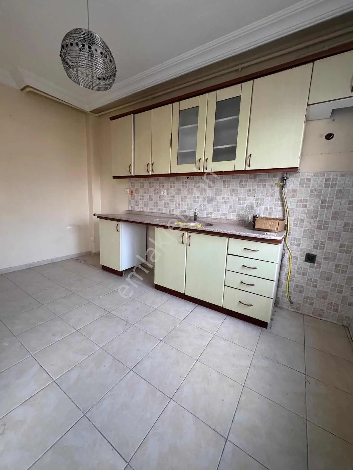 Yeşiloba Toki'de Satılık Güney Cep 3+1 Kapalı Mutfak Daire - Görsel 2