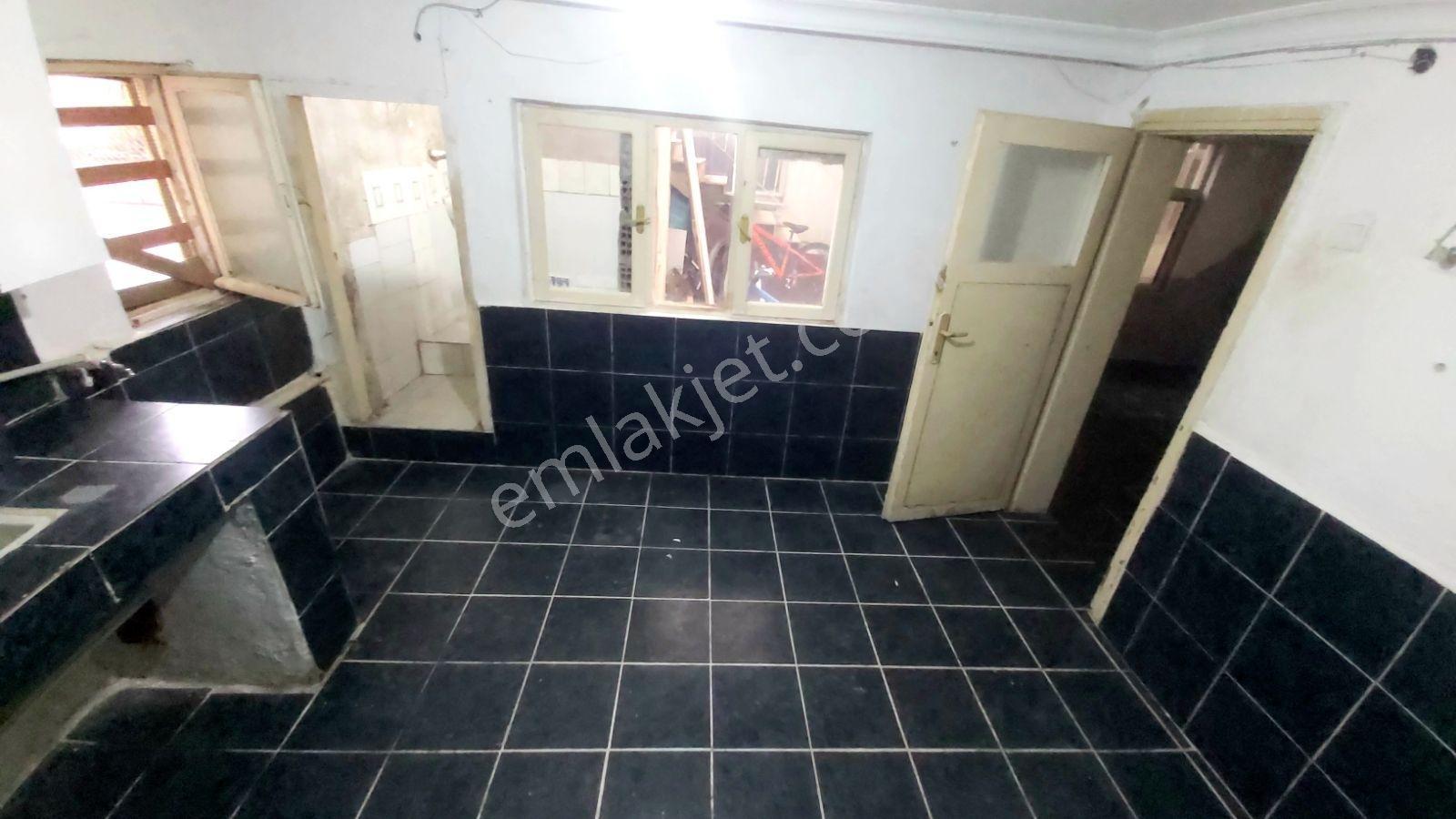 Kütükçü De Ayrı Girişli, Giriş Kat Kiralık 2+1 Daire - Görsel 3