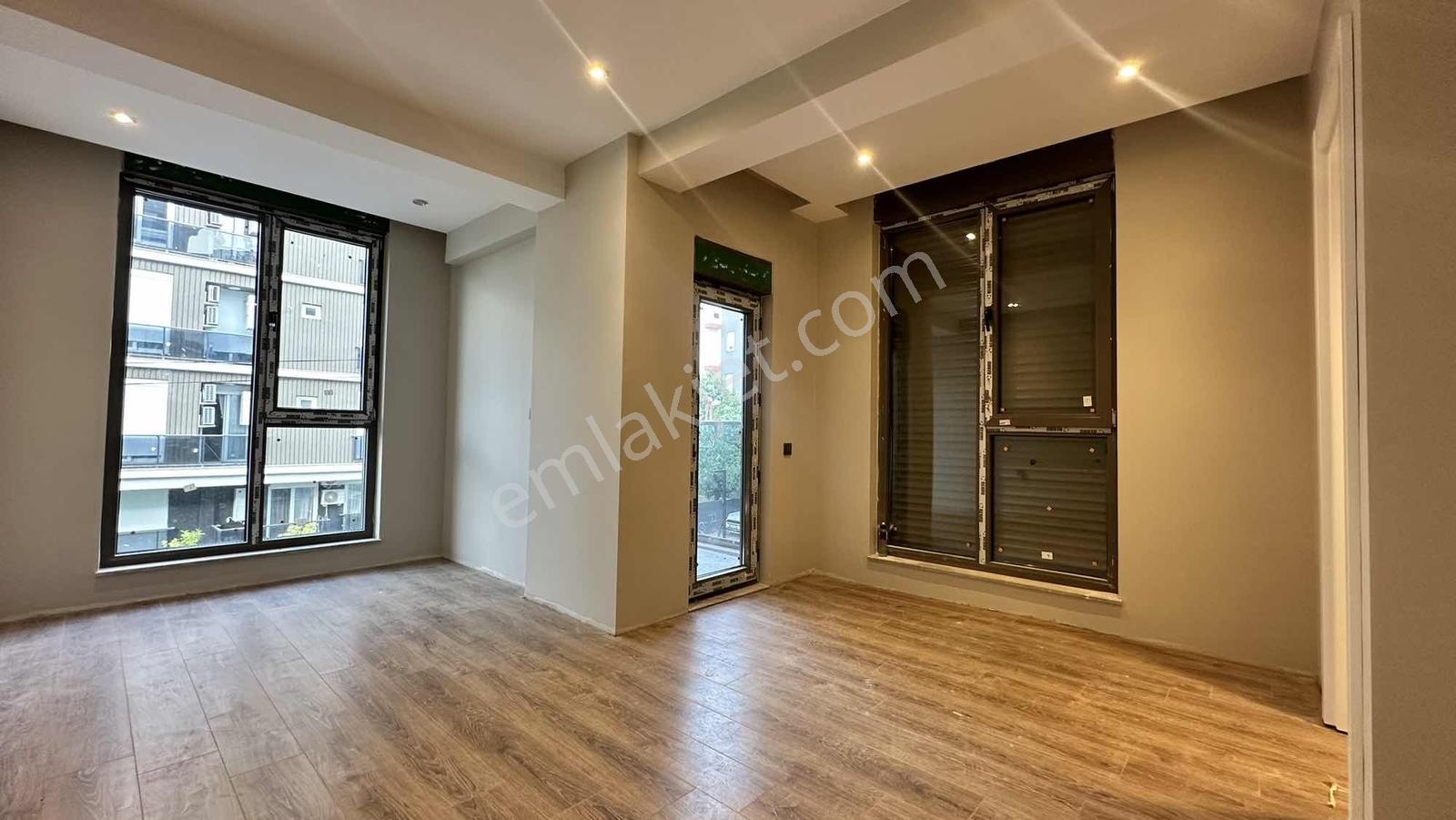 Konyaaltı Hurma Mahallesinde Havuzlu Sıfır 3+1 Genis Daire - Görsel 9