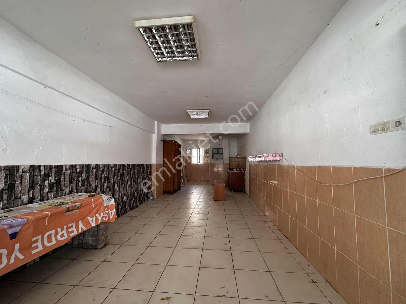Tonguç Caddesinin Dibinde Önü Tenteli Kiralık Dükkan - Görsel 24