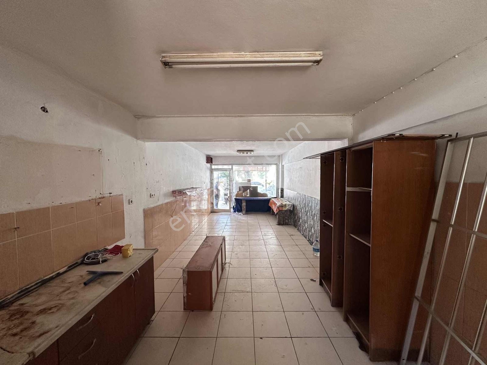Tonguç Caddesinin Dibinde Önü Tenteli Kiralık Dükkan - Görsel 7