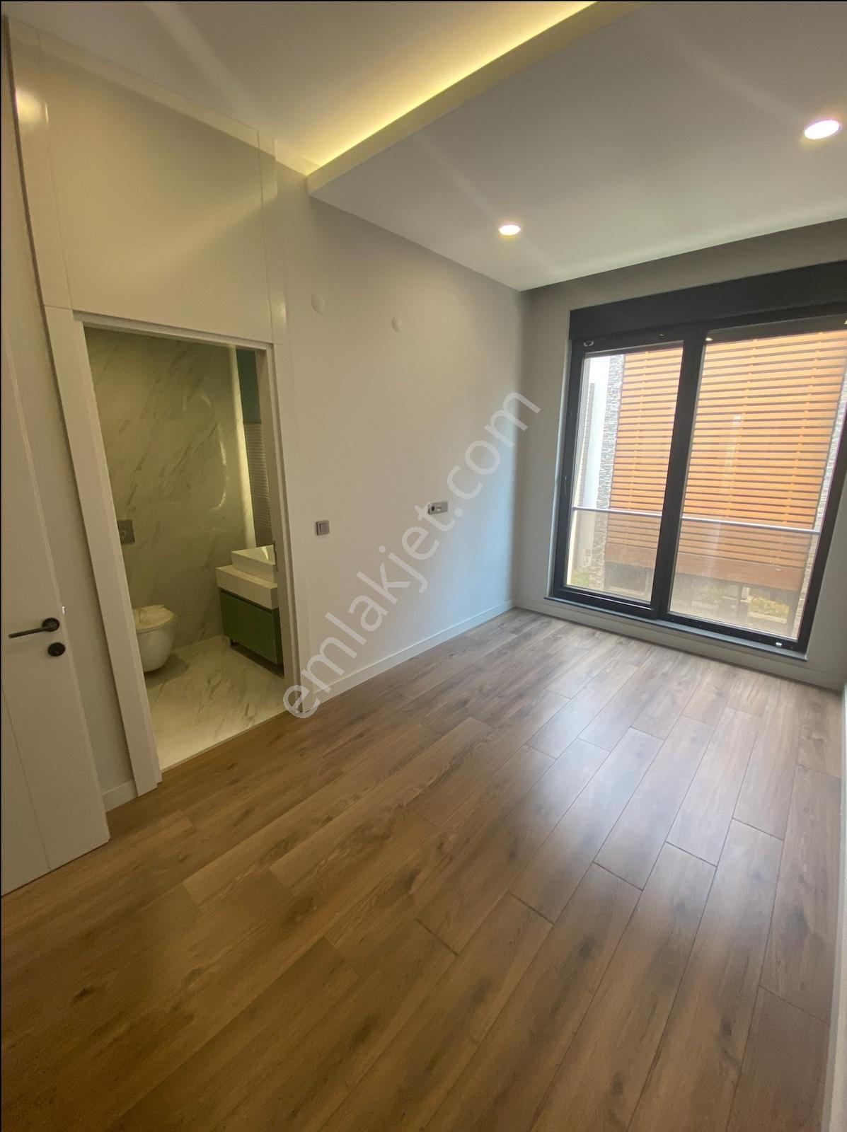 Molla Yusuf'ta Havuzlu Lüks 6+1 Akıllı Villa - Görsel 14