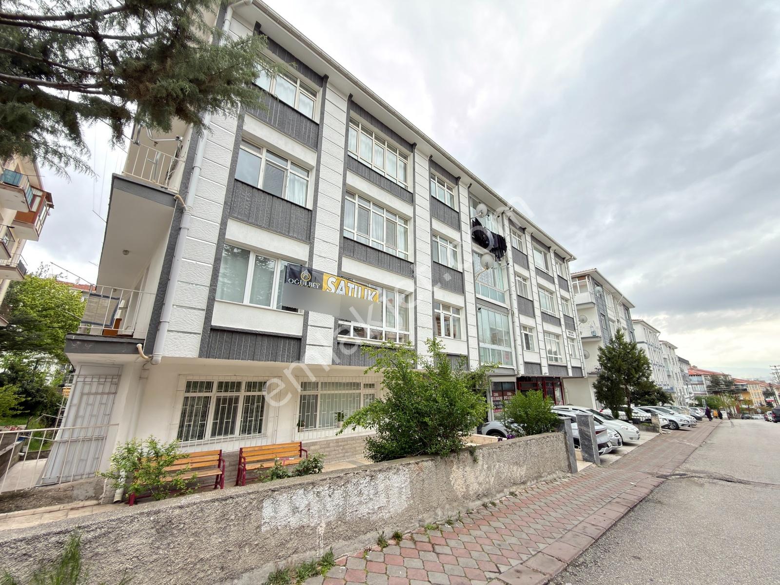 Oğulbey'den Dr Tevfik Sağlam Cad Yakını 3+1 1.kat Ön Güney Cephe