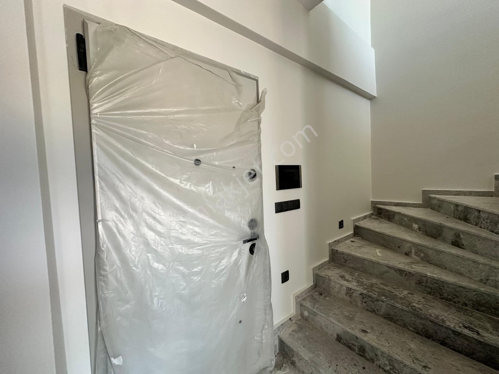 Kuşadası Ege Mah. Deniz Manzaralı Sıfır, Özel Havuzlu Loft Daire Araç Takasına Uygun - Görsel 14