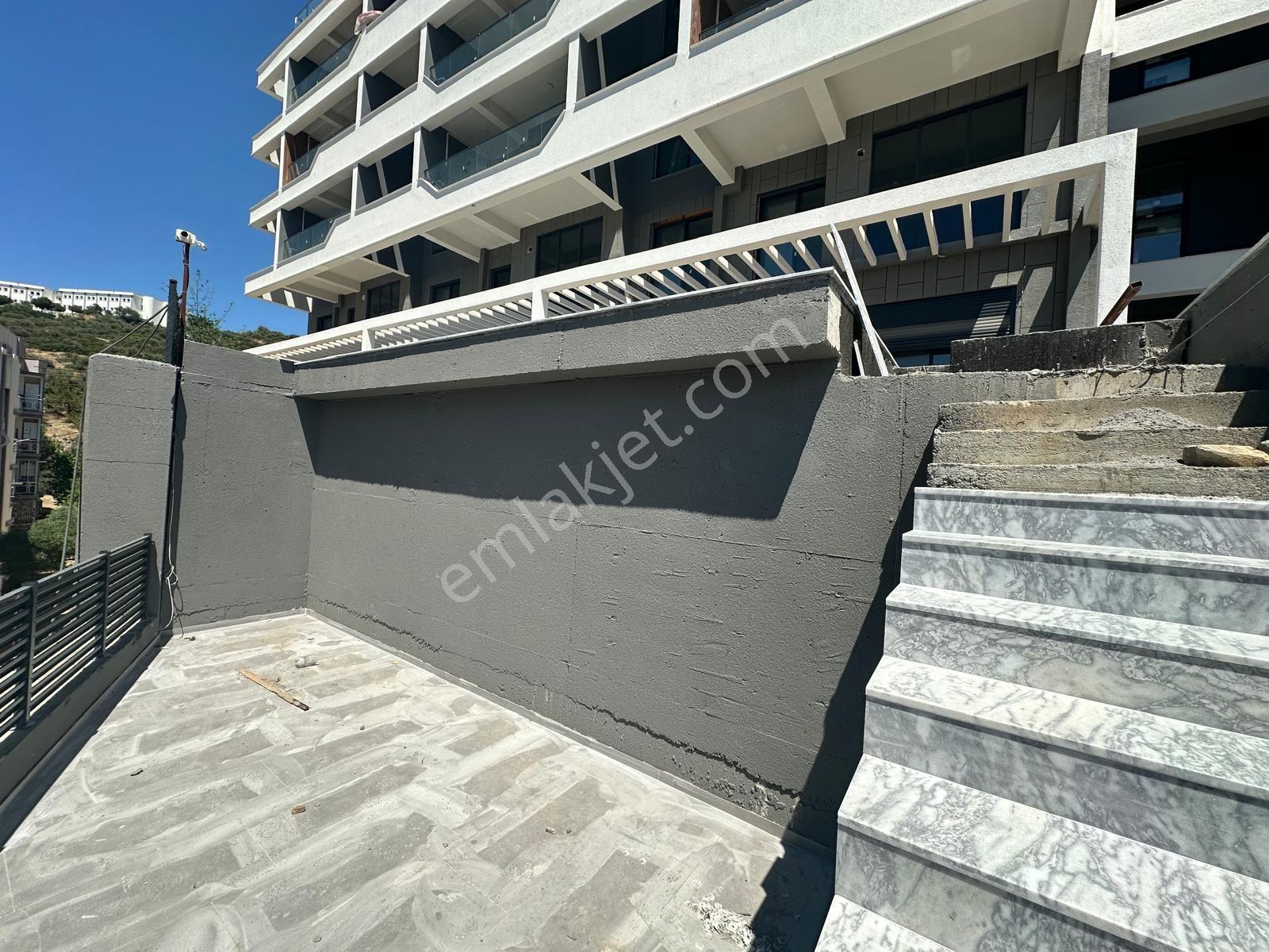Kuşadası Ege Mah. Deniz Manzaralı Sıfır, Özel Havuzlu Loft Daire Araç Takasına Uygun - Görsel 13