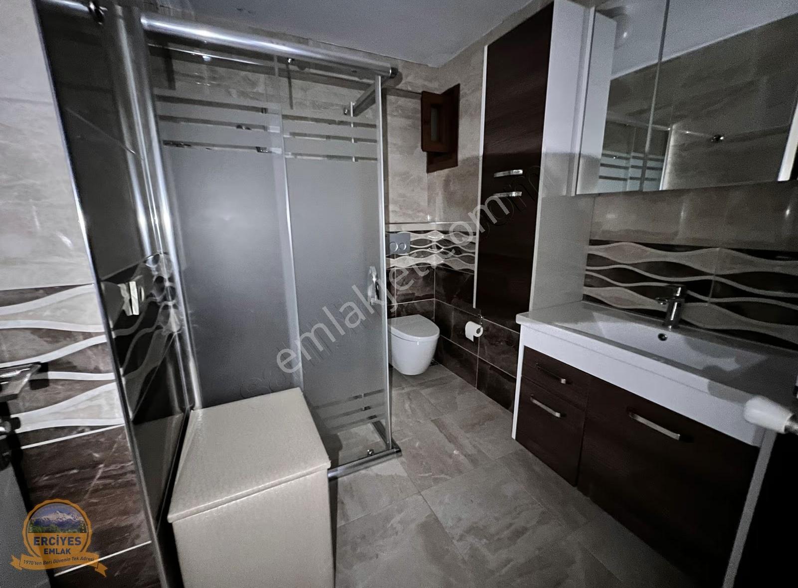 Erciyes'den Altınşehir Site İçinde 3+1 Balkonlu, Kombili Masrafs - Görsel 15