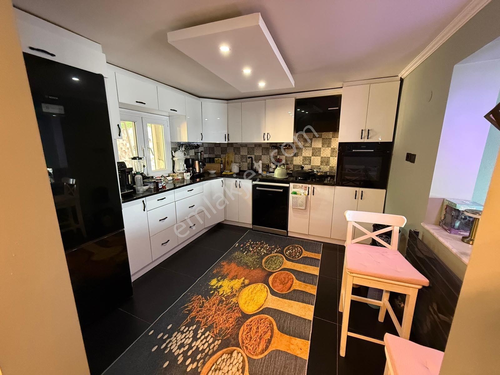 Yenifoça Gencelli'de Satılık Deniz Manzaralı Villa - Görsel 25