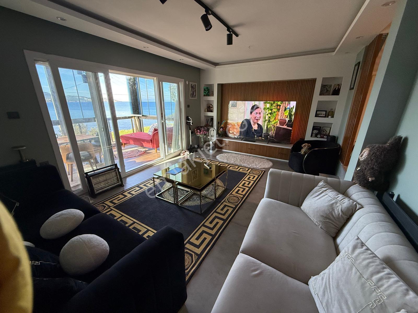 Yenifoça Gencelli'de Satılık Deniz Manzaralı Villa - Görsel 23