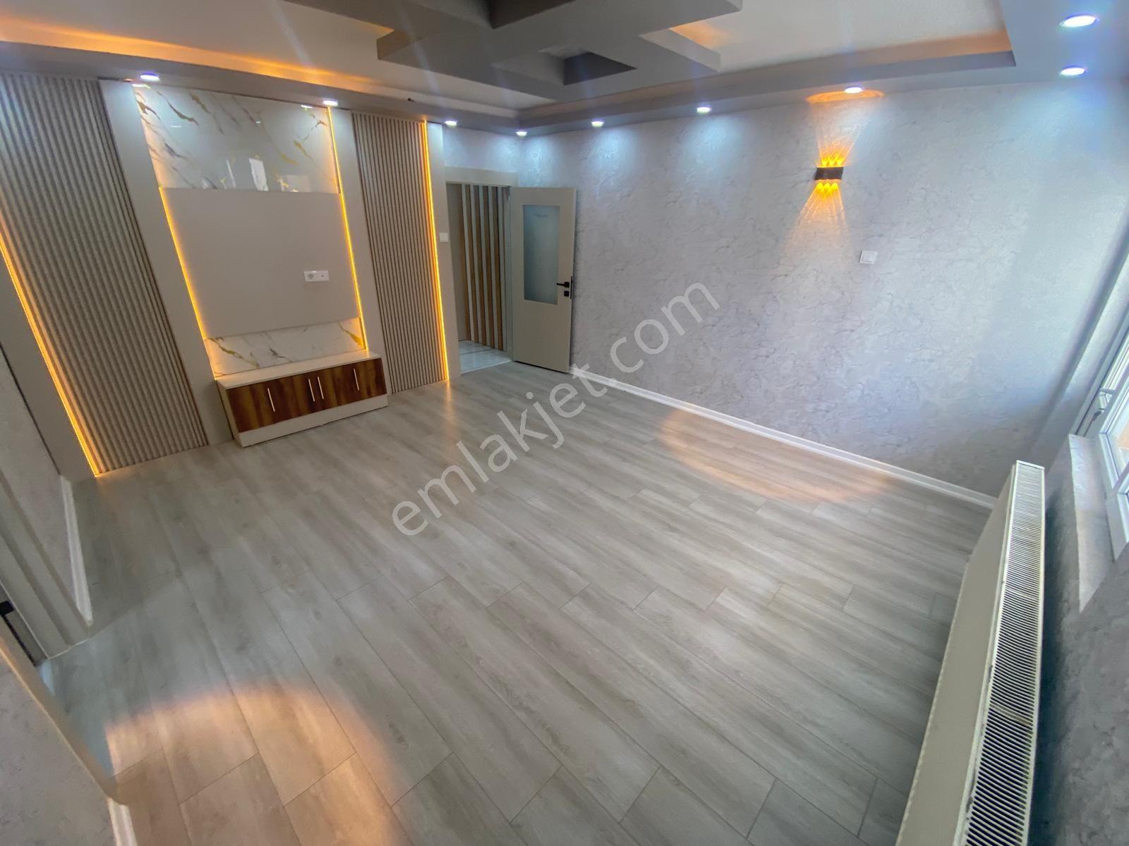 Sincan Plevnede Ara Kat Full Yapılı 3+1 Trene Caddeye Ulaşıma Yakın Daire - Görsel 12