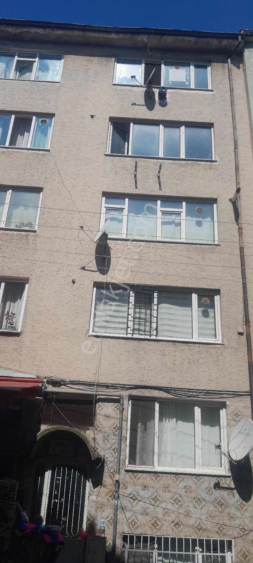 Kombili Ara Kat Balkonlu Satılık Daire - Görsel 2
