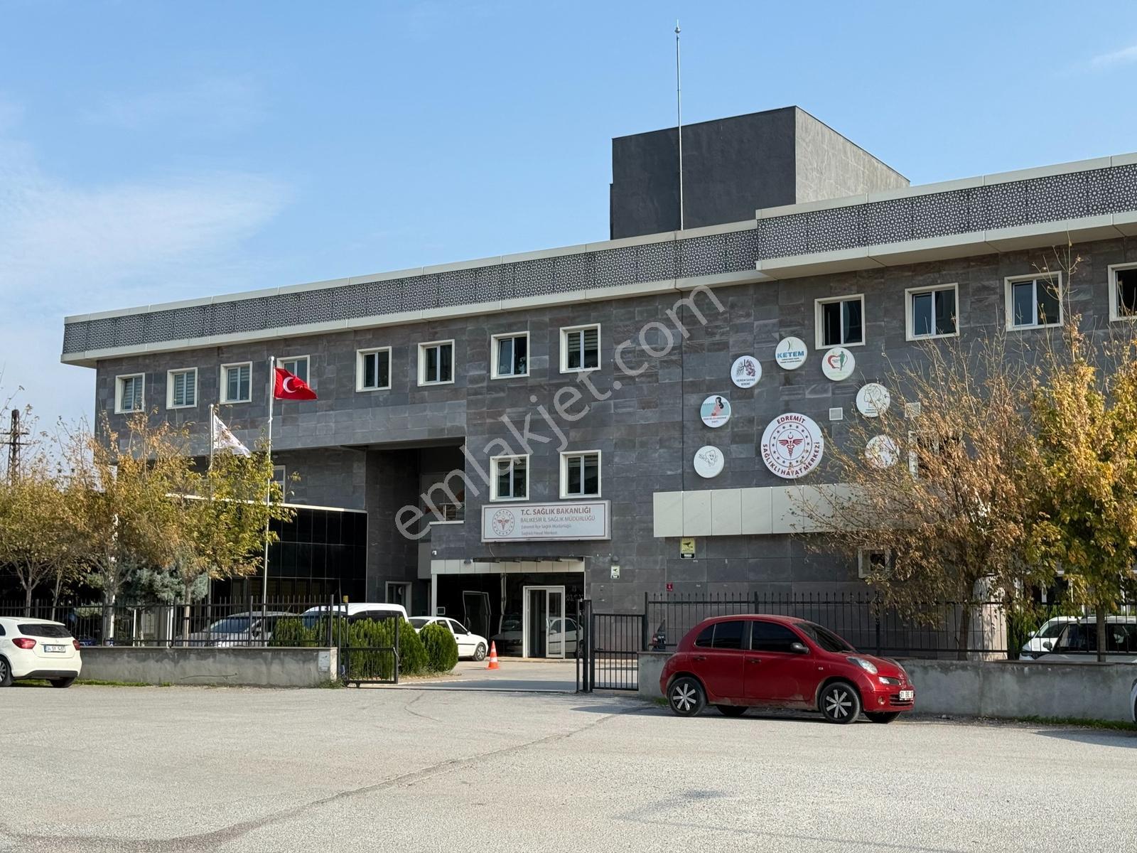 Acil!cennetayağı'nda Kapalı Oparklı Geniş Kullanımlı 3+1 Satılık - Görsel 11