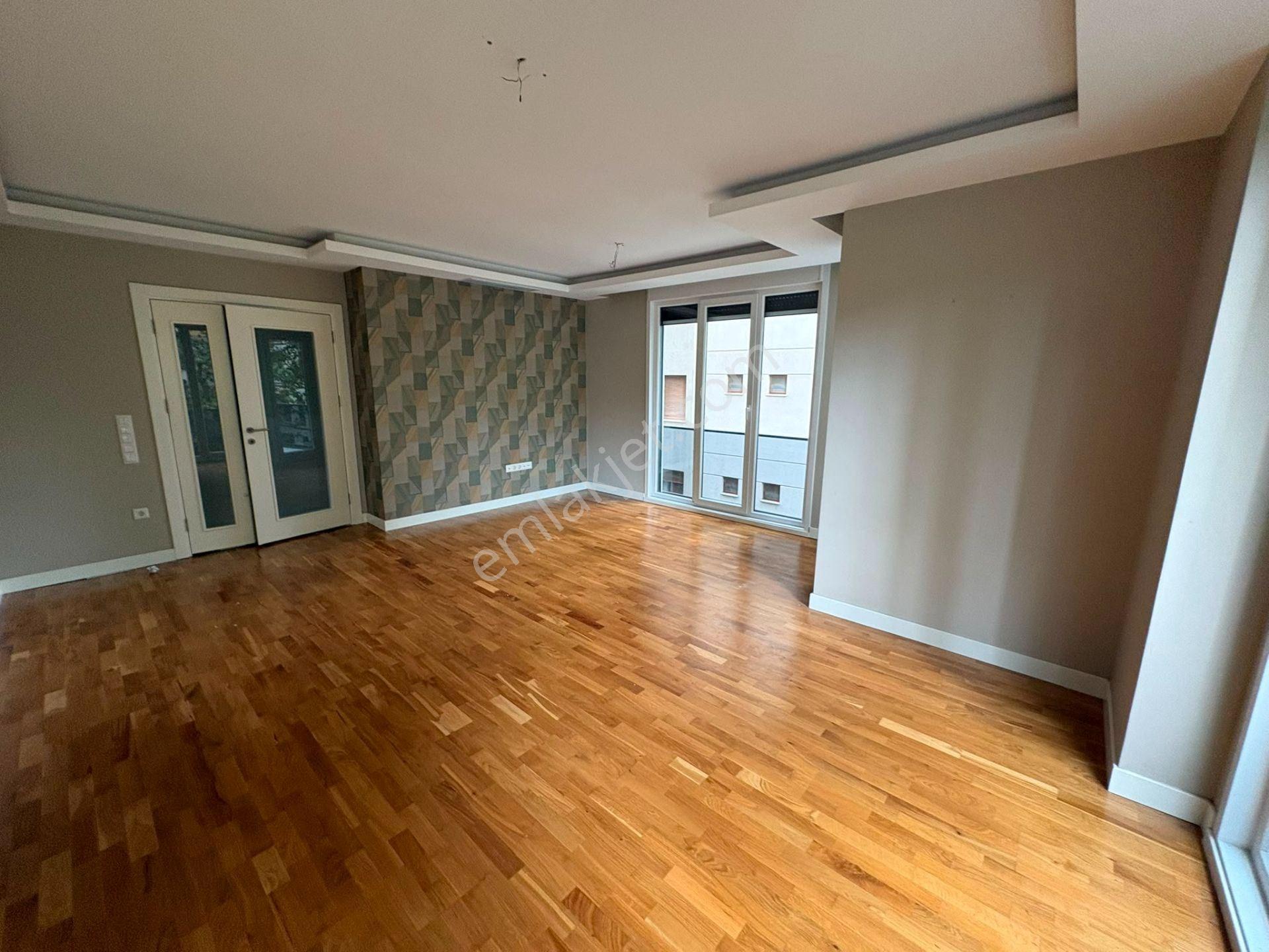 Fenerbahçe Kalamış Wyndham Otel Karşı Sokağında Balkonlu - Görsel 2