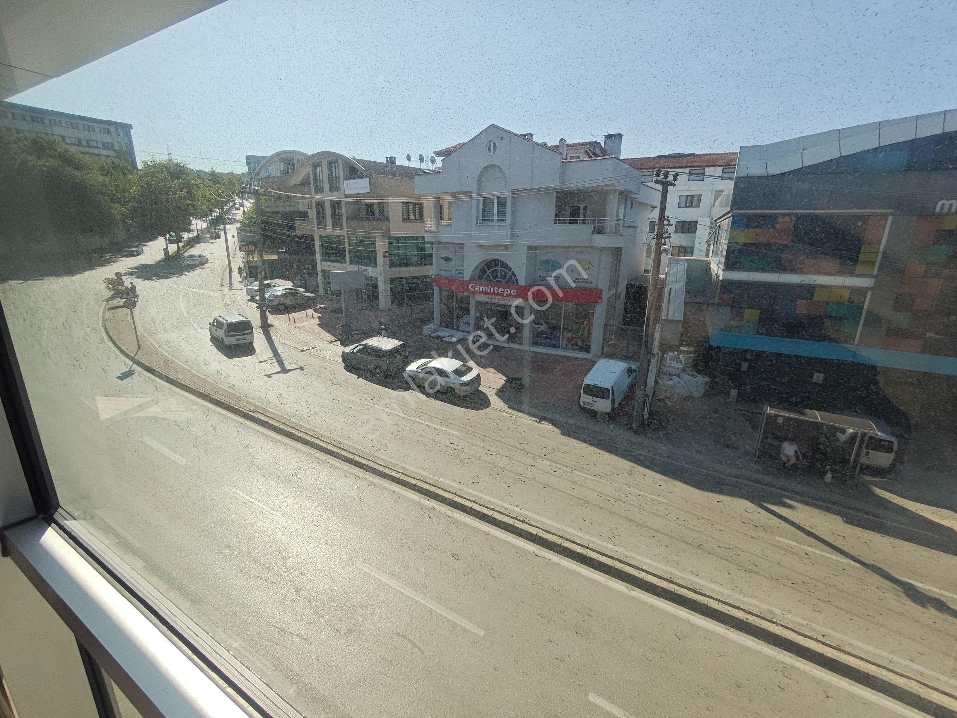 Beşevler Küçük Sanayi Girişine Ve Metroya Yakın Kiralık Ofis - Görsel 24