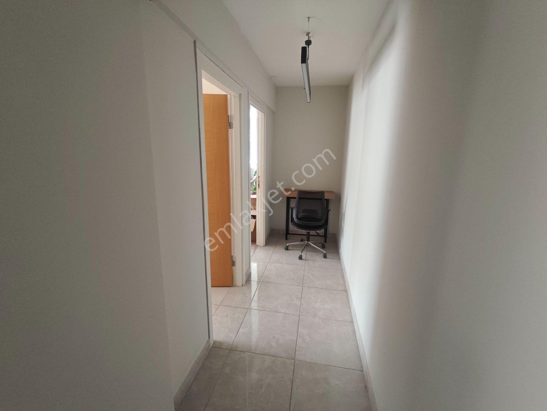 Beşevler Küçük Sanayi Girişine Ve Metroya Yakın Kiralık Ofis - Görsel 15
