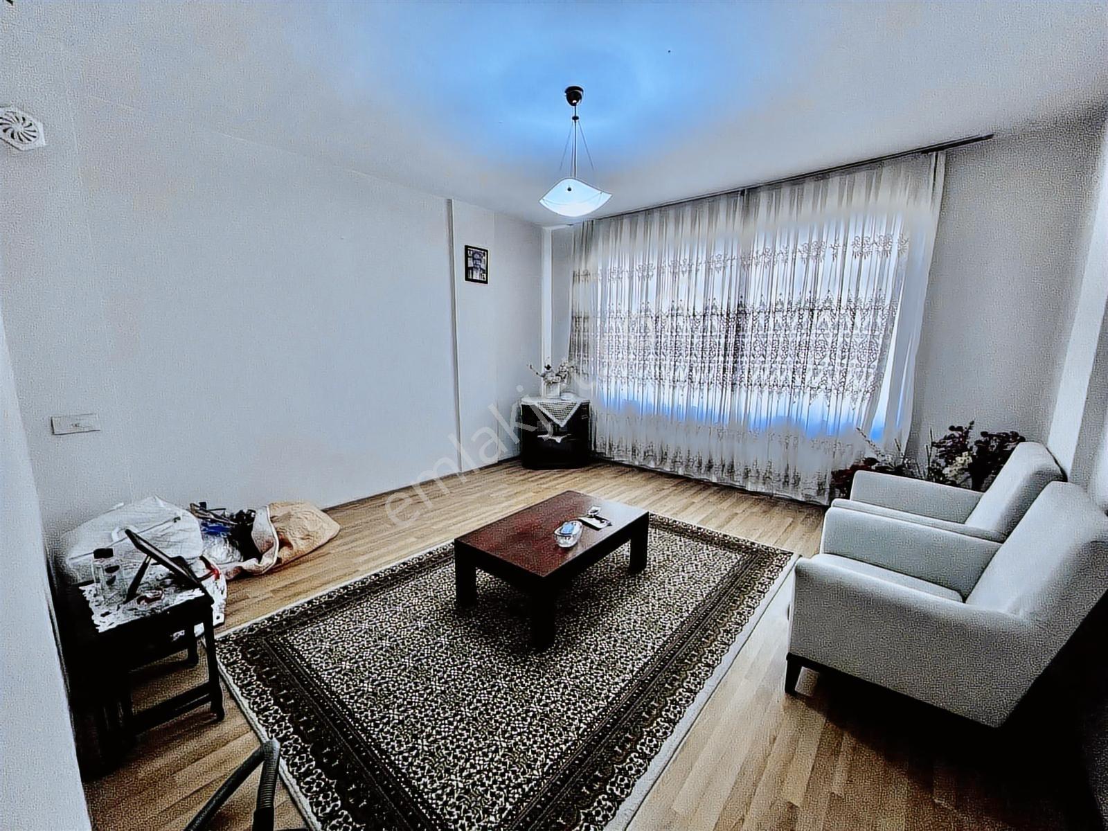 Nazilli'nin Merkezinde Köşe Başı İki Daire Ve Altında Mağazası - Görsel 5