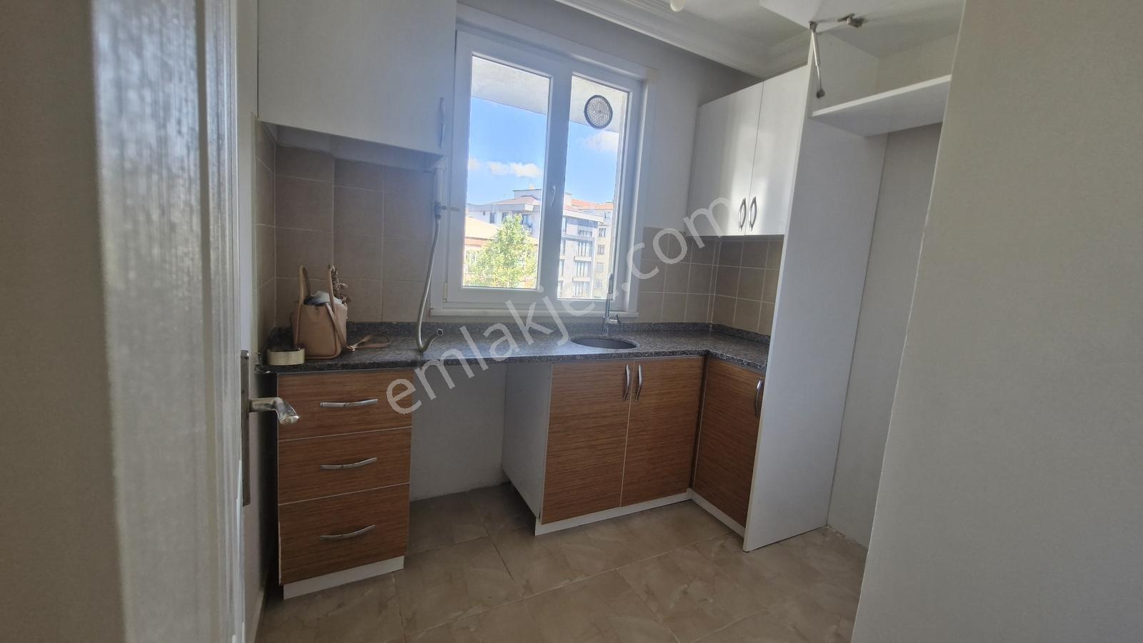 Home Gayrimenkulden Kartal Yukarı Mahallede 2+1 Kiralık Daire - Görsel 32
