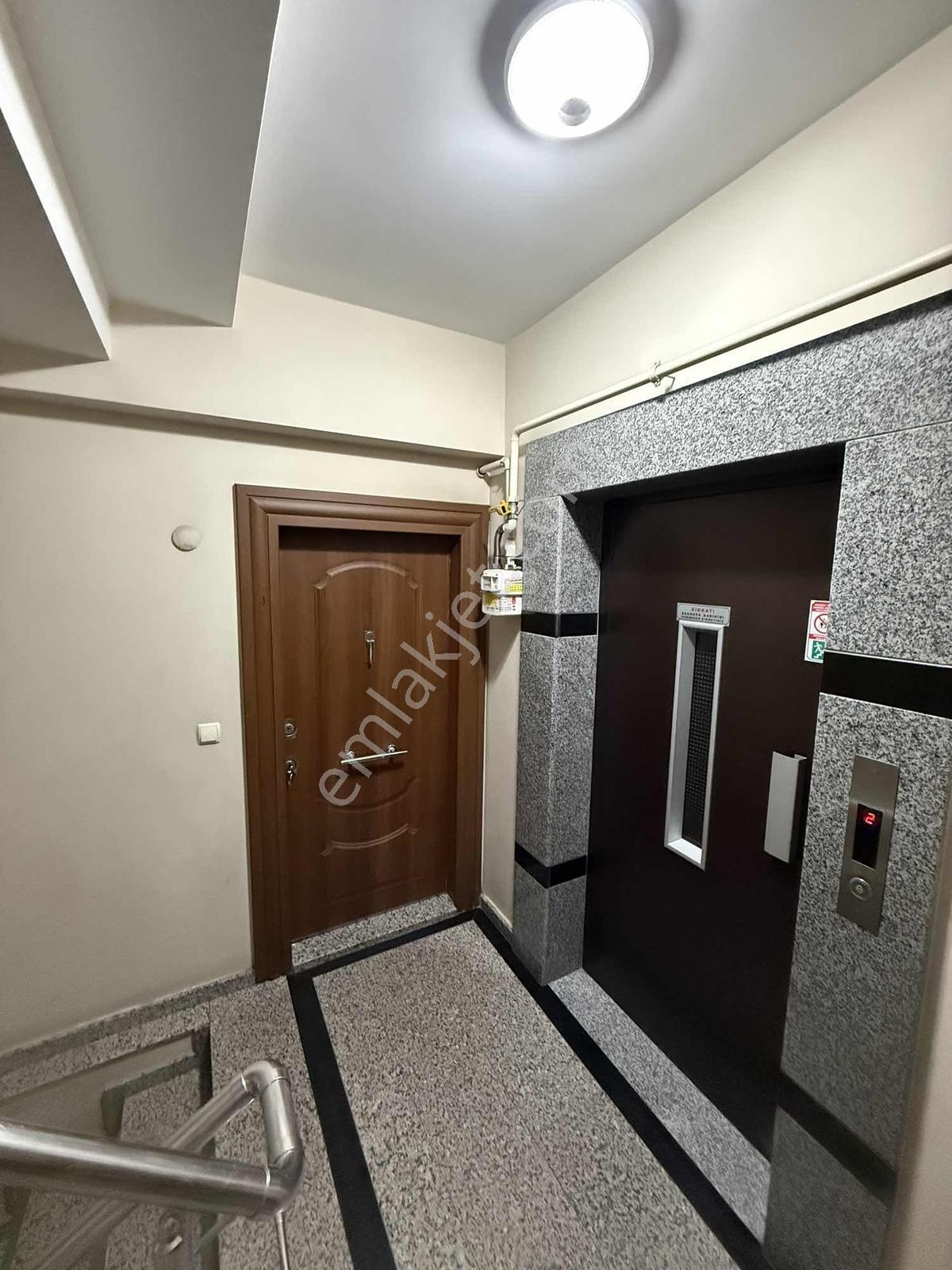 Ümraniye Merkezde Kiralık 3+1 Geniş Ofis 150 M² - Görsel 16